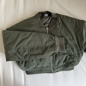 Cropped army green bomber jacket